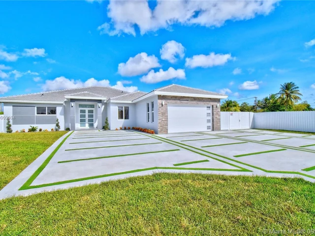 5955 SW 107th Ave, Miami FL 33173