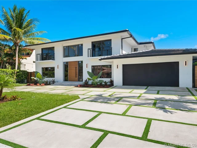 3320 NE 165th St, North Miami Beach FL 33160