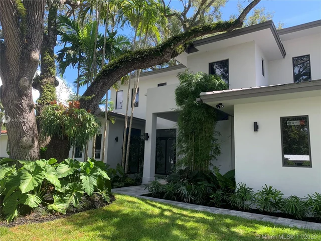 6823 Portillo St, Coral Gables FL 33146
