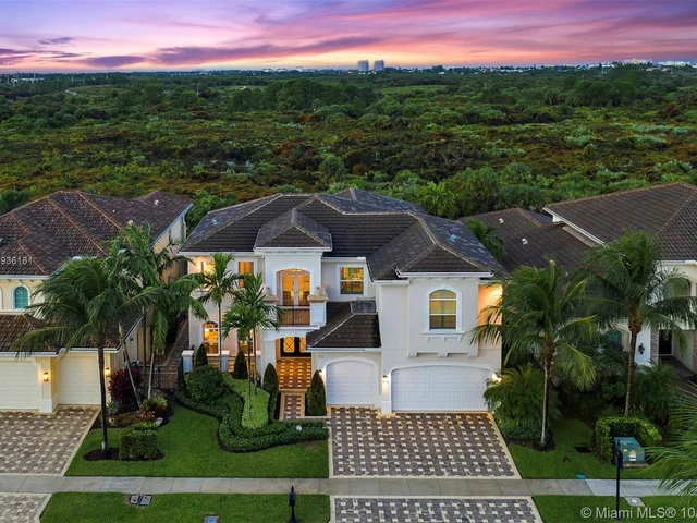 1713 W Hemingway Drive, Juno Beach FL 33408