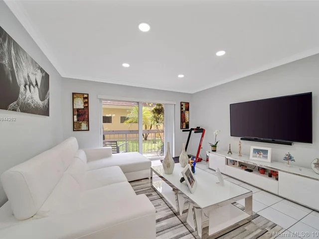 7705 Camino Real # 104, Miami FL 33143