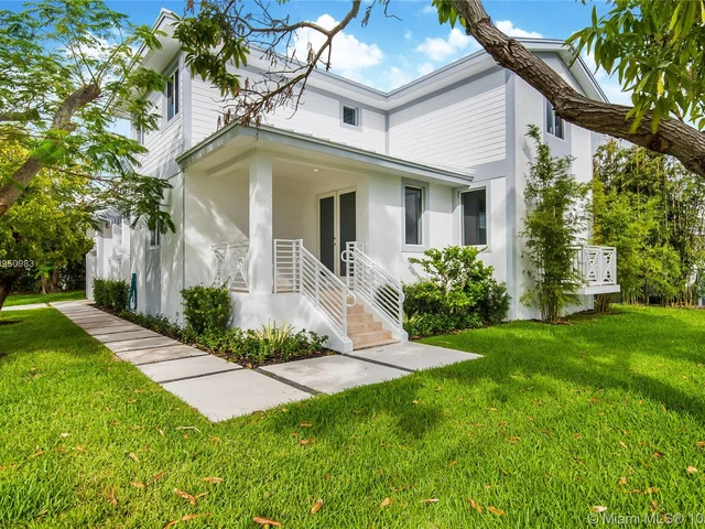 901 88th St, Surfside FL 33154