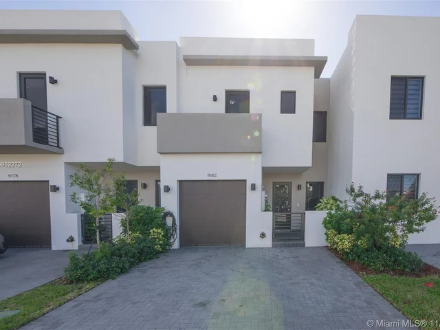 9182 SW 5th Ln, Miami FL 33174