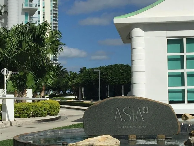 900 Brickell Key Blvd # 2303, Miami FL 33131