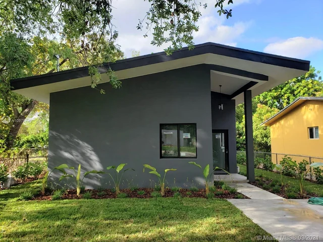 313 NE 169th St, North Miami Beach FL 33162