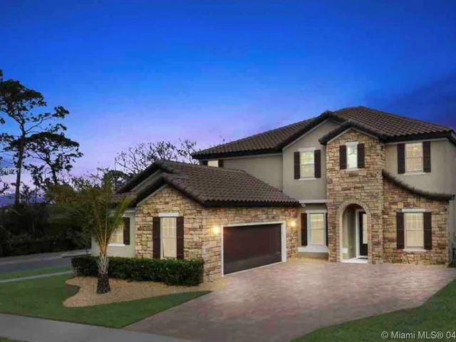 8269 LOOKOUT POINTE Dr, Orlando FL 34786