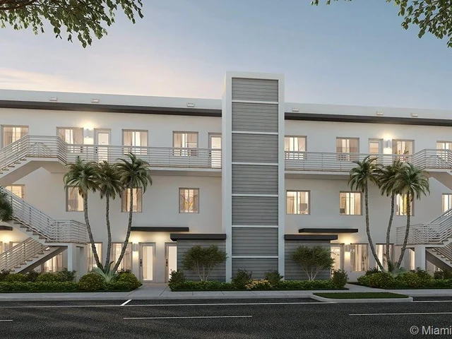 6425 NW 103 Place # 108, Doral FL 33178