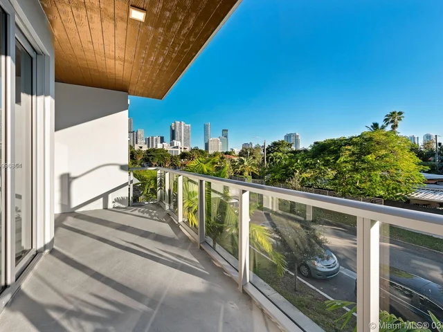 545 SW 11TH STREET # 205, Miami FL 33129