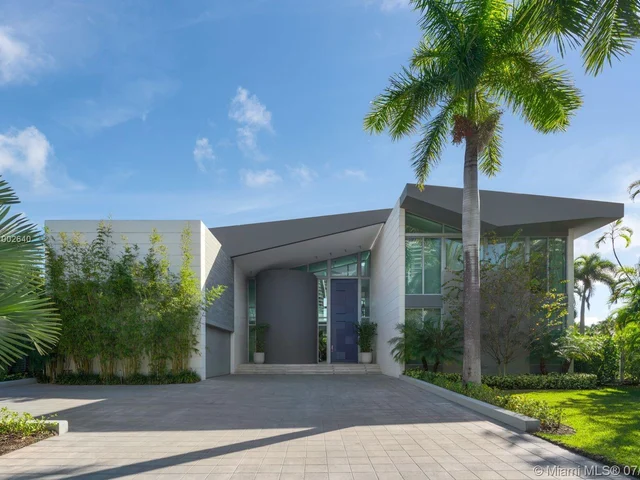 325 Centre Is, Golden Beach FL 33160