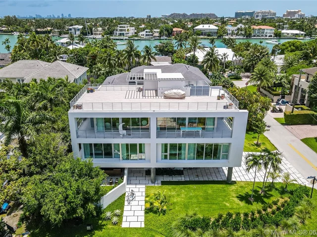641 S Mashta Dr, Key Biscayne FL 33149