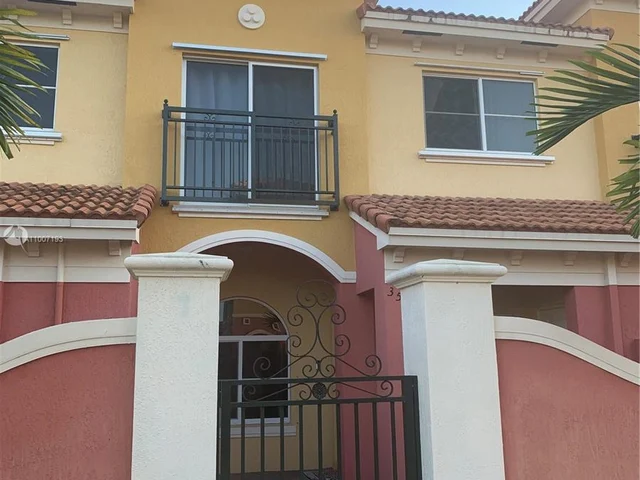 3512 NW 29th Pl, Lauderdale Lakes FL 33311