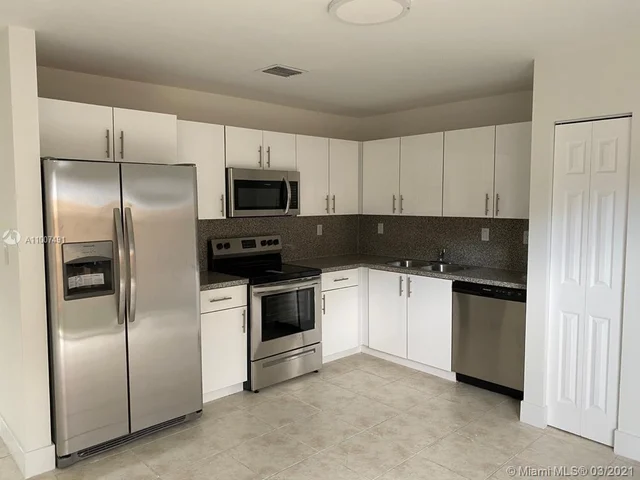 20820 NW 41st Ave Rd, Miami Gardens FL 33055