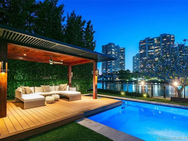 610 N Island rd, Golden Beach FL 33160