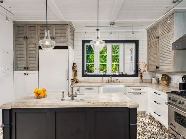 101 NE 45th St, Miami FL 33137