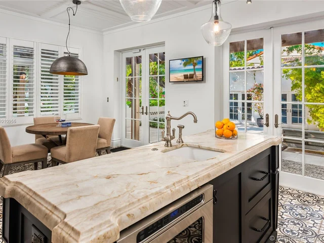 101 NE 45th St, Miami FL 33137