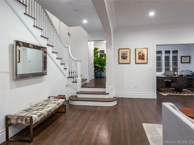 101 NE 45th St, Miami FL 33137