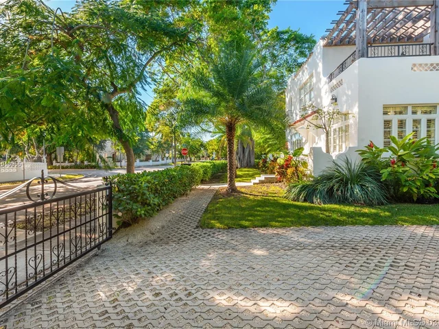 101 NE 45th St, Miami FL 33137