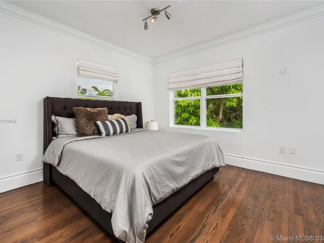 101 NE 45th St, Miami FL 33137