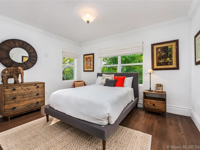 101 NE 45th St, Miami FL 33137