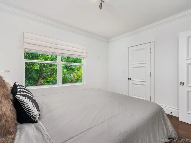 101 NE 45th St, Miami FL 33137