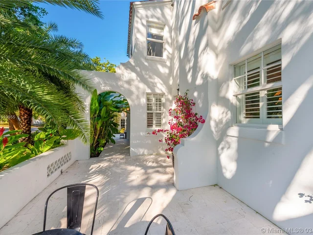 101 NE 45th St, Miami FL 33137