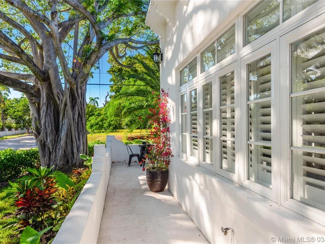 101 NE 45th St, Miami FL 33137