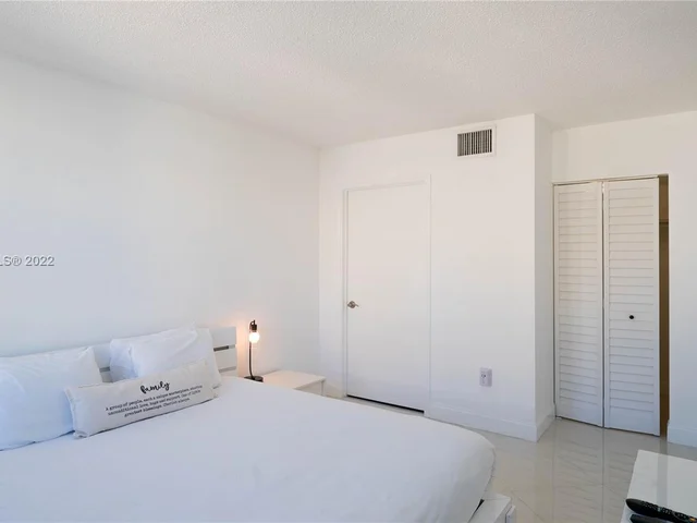 90 Alton Rd # 1012, Miami Beach FL 33139