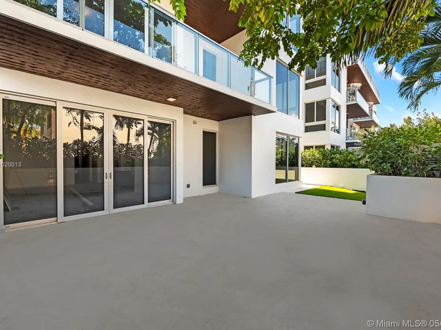 529 SW 11TH STREET # 104, Miami FL 33129