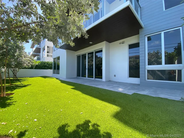 545 SW 11TH STREET # 107, Miami FL 33129