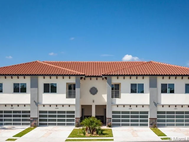 1915 GREENBRIAR TER # 1915, Davenport FL 33837