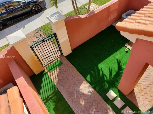 3533 NW 29th Ct, Lauderdale Lakes FL 33311