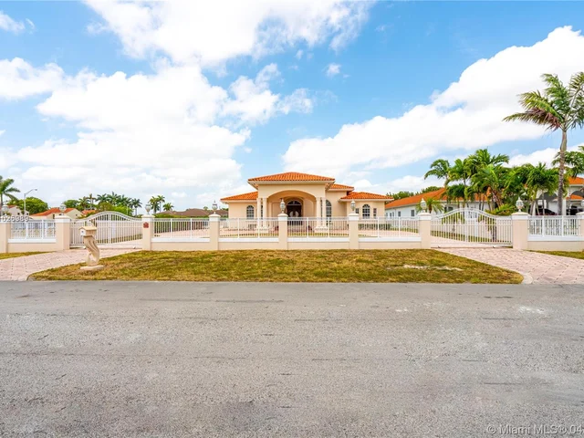 8615 Grand Canal Dr, Miami FL 33144