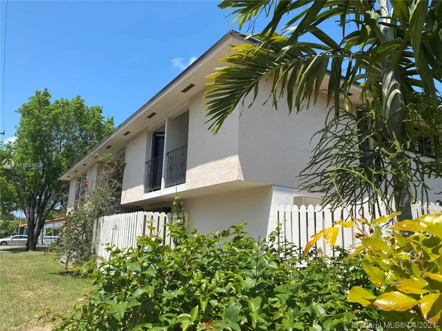 121 Morningside Dr # 5, Miami Springs FL 33166