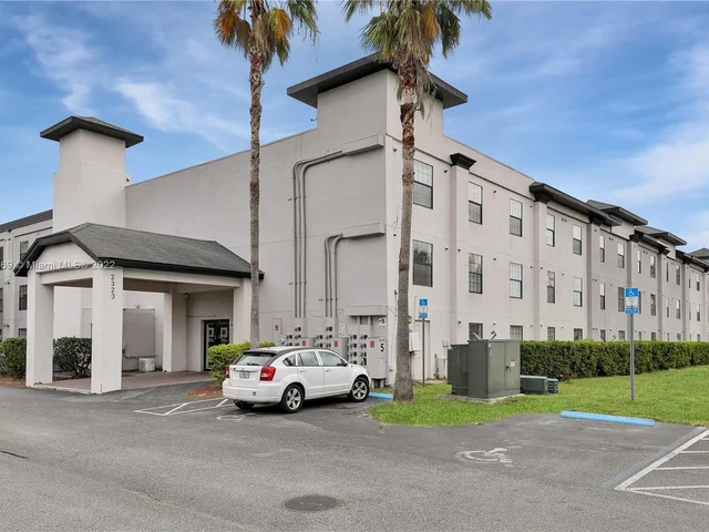 2323 McCoy # 716, Orlando FL 32809