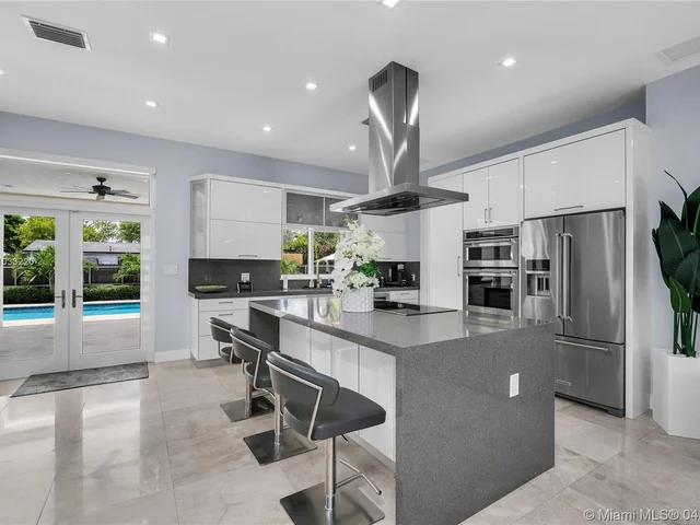 10950 SW 64th St, Miami FL 33173