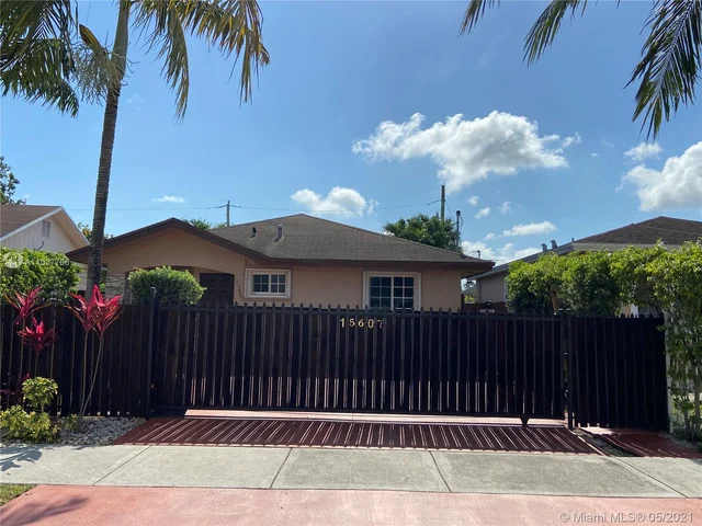 15607 NW 37th Pl, Miami Gardens FL 33054