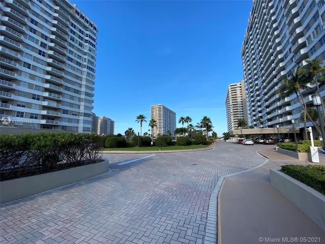 1965 S Ocean Dr # 4D, Hallandale Beach FL 33009
