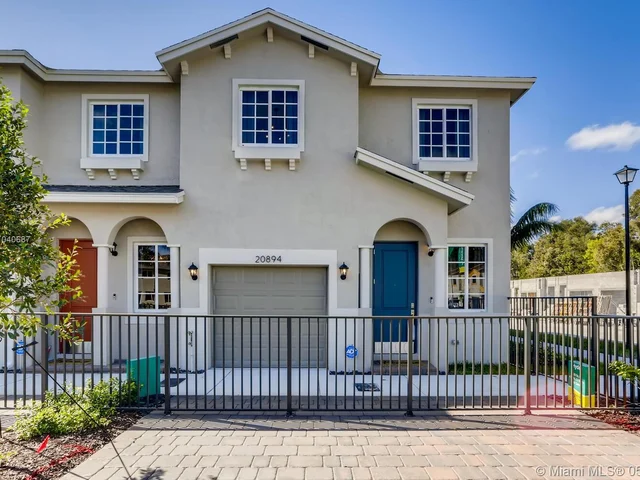 20841 NW 9 Path, Miami Gardens FL 33169