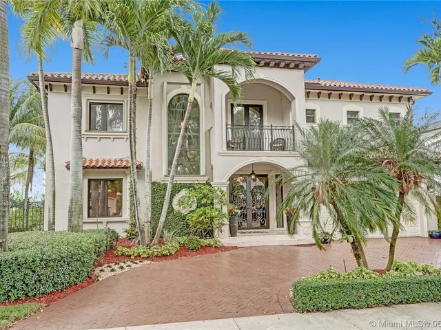 16120 NW 83rd Pl, Miami Lakes FL 33016