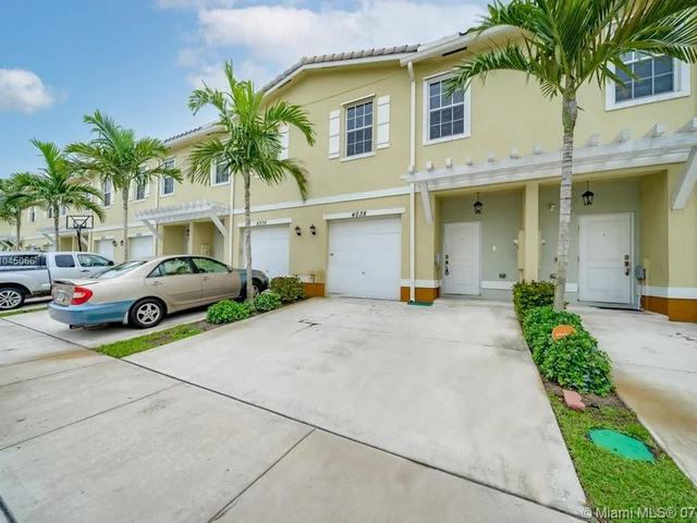 4038 NW 11th # 4038, Lauderhill FL 33313