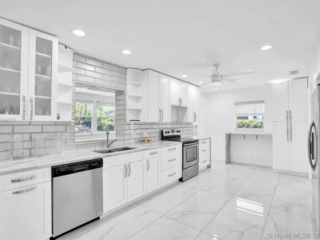 4800 SW 36th Ct, Pembroke Park FL 33023