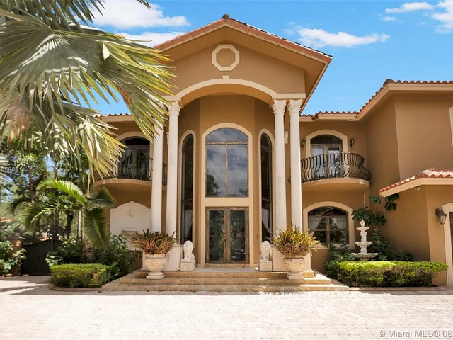 8200 NW 163rd St, Miami Lakes FL 33016