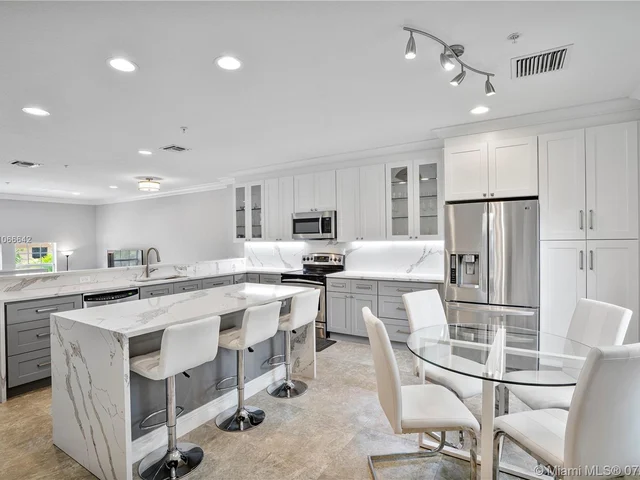 2702 NE 8th Ave # 2702, Wilton Manors FL 33334