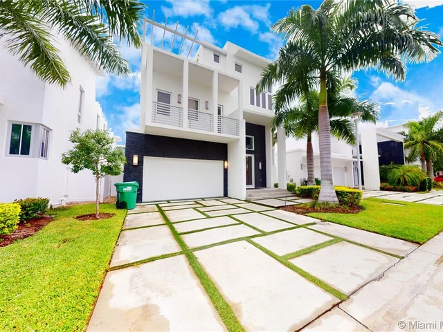 8237 NW 33rd Ter, Doral FL 33122