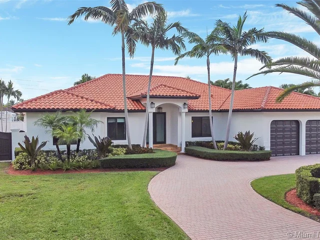 101 NW 122nd Ct, Miami FL 33182