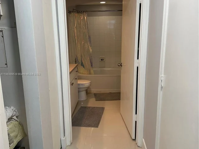 9201 Collins Ave # 524, Surfside FL 33154