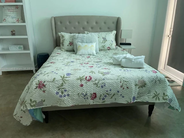 718 NW 9th Ave, Dania Beach FL 33004