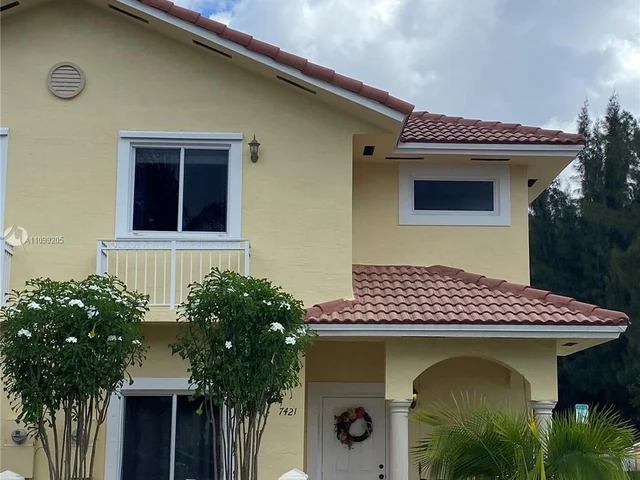 7421 NW 181st Ter, Hialeah FL 33015