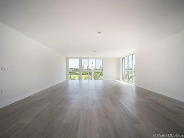 19380 NE 26th Ave # 205, Miami FL 33180