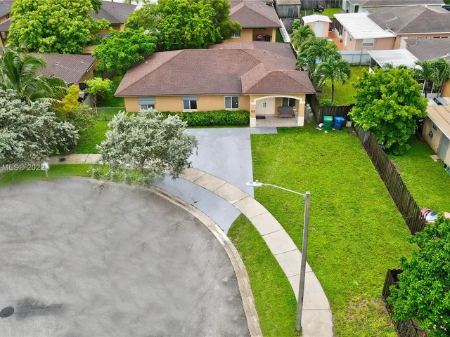 20173 NW 38th Ave, Miami Gardens FL 33055